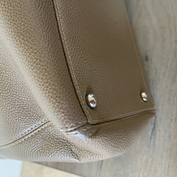 CHANEL EXECUTIVE CERF TOTE - CAMEL - Picture 9 of 11